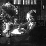 Foto Nello studio romano di via Tirso, nel 1934.